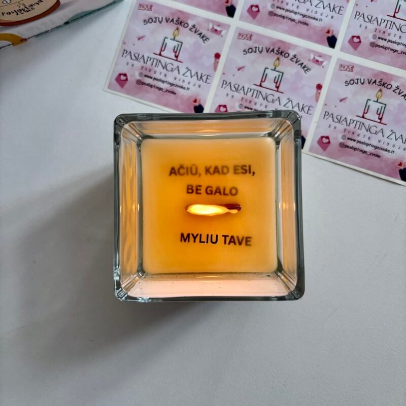 SKAIDRI- Paslaptinga Žvakė 300ml-medinė dagtis- su jūsų norimu tekstu viduje - Image 2